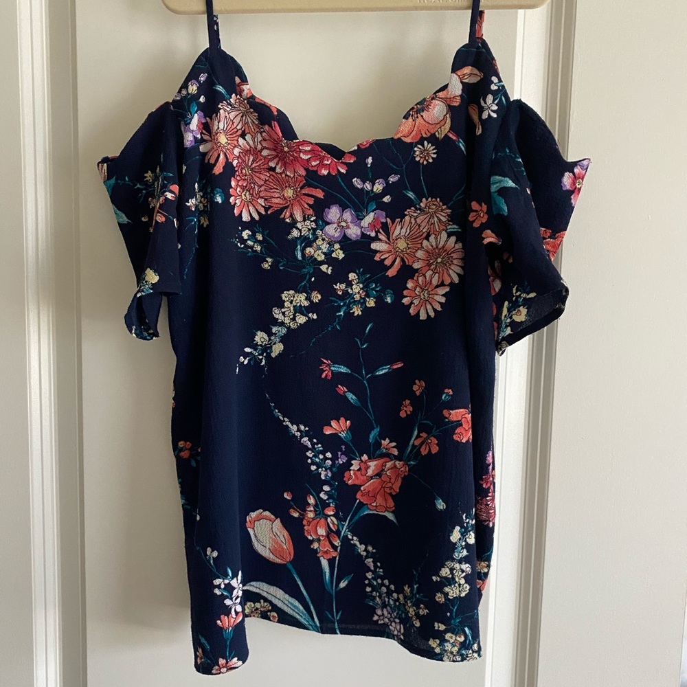 Monteau floral cold shoulders top